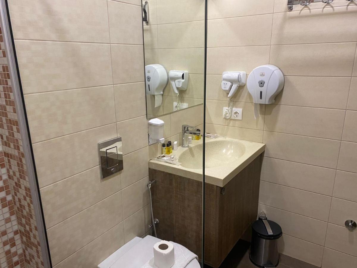 Tbt Hotel Τυφλίδα Εξωτερικό φωτογραφία